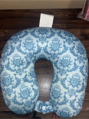 Neck Support Pillow - Comfort Travel Cushion